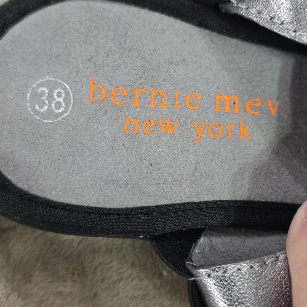 NEW Bernie Mev 